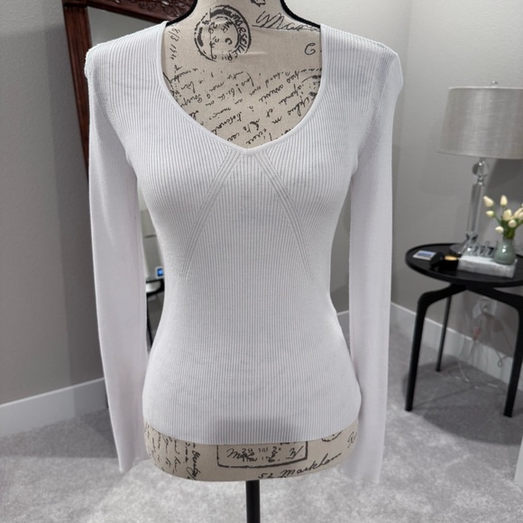 Halogen White Ribbed V-Neck Blouse - Picture 1 of 5